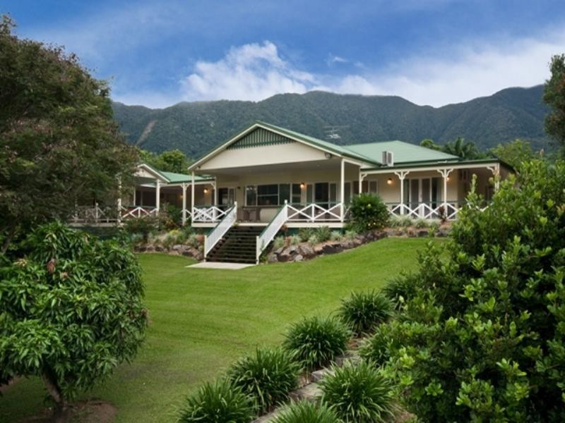 5 Crystal Close, Redlynch QLD 4870