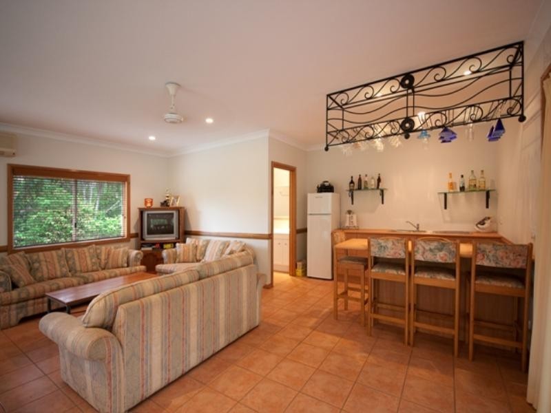 5 Crystal Close, Redlynch QLD 4870