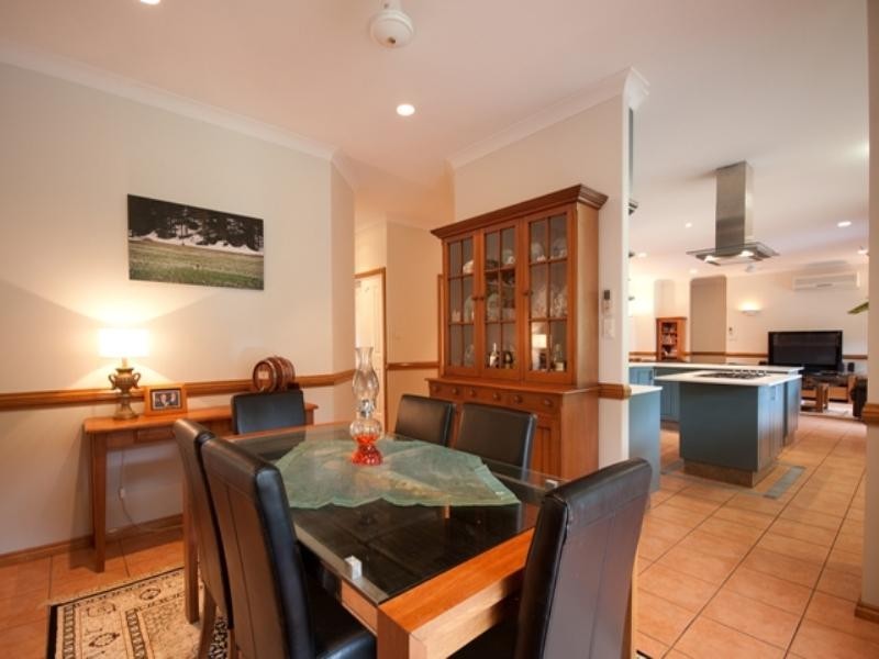 5 Crystal Close, Redlynch QLD 4870