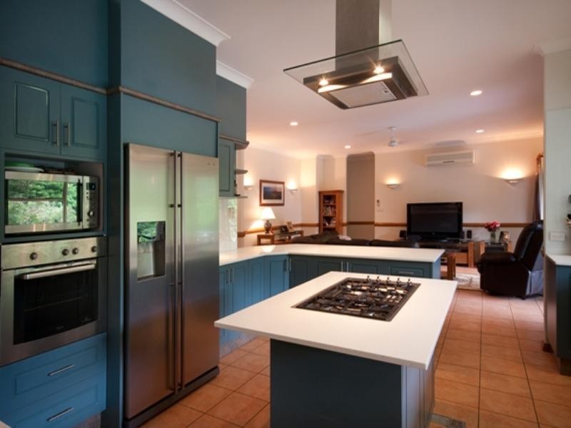 5 Crystal Close, Redlynch QLD 4870