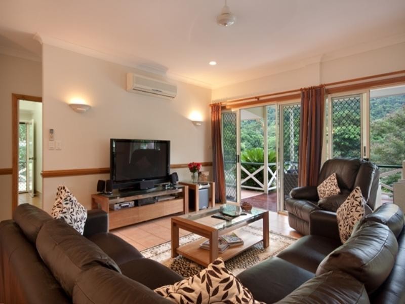 5 Crystal Close, Redlynch QLD 4870