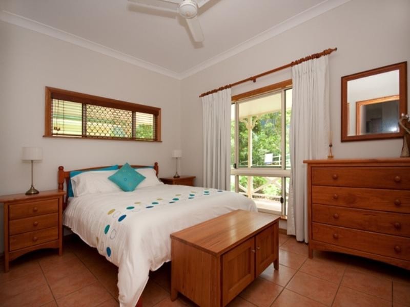 5 Crystal Close, Redlynch QLD 4870