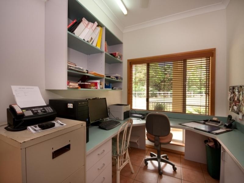 5 Crystal Close, Redlynch QLD 4870