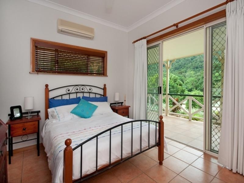 5 Crystal Close, Redlynch QLD 4870