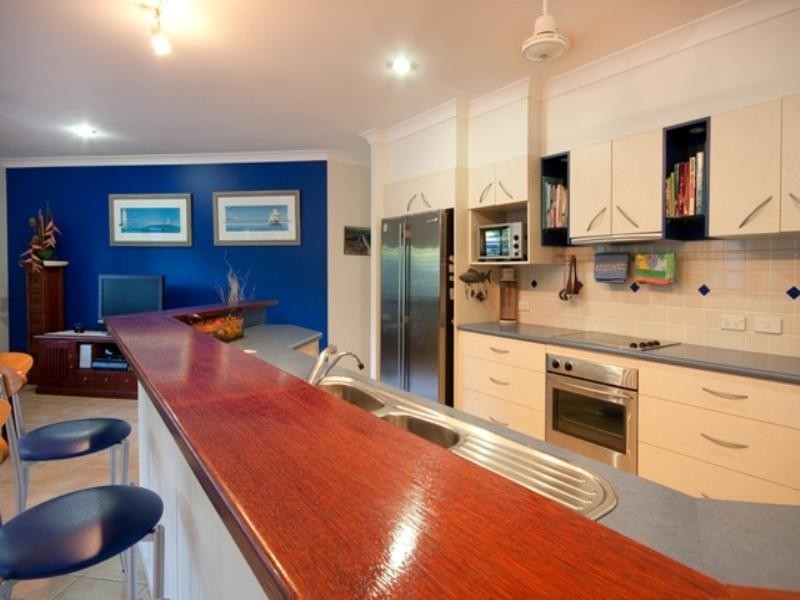 1 Fairley Street, Redlynch QLD 4870