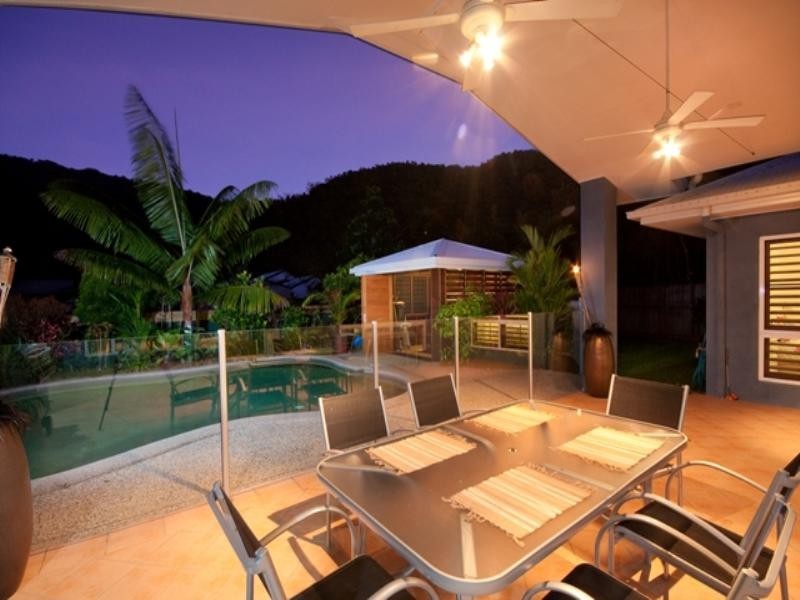 1 Fairley Street, Redlynch QLD 4870