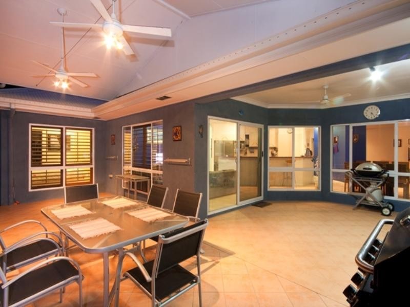 1 Fairley Street, Redlynch QLD 4870