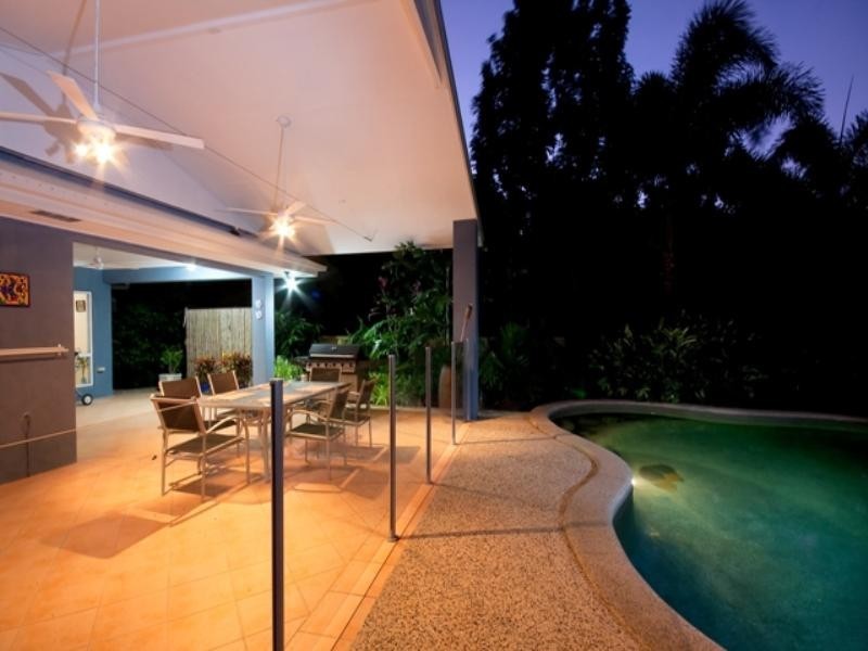 1 Fairley Street, Redlynch QLD 4870