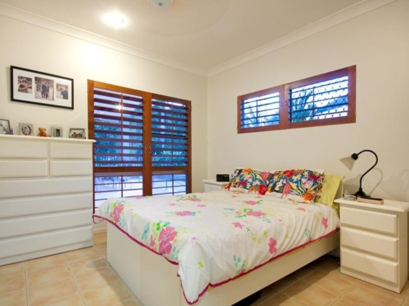 1 Fairley Street, Redlynch QLD 4870