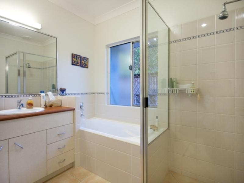 1 Fairley Street, Redlynch QLD 4870