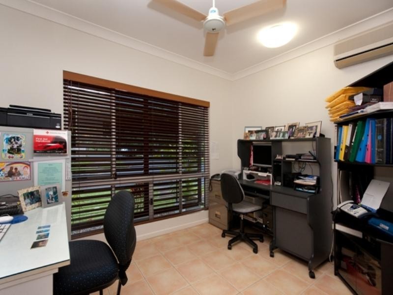 1 Fairley Street, Redlynch QLD 4870