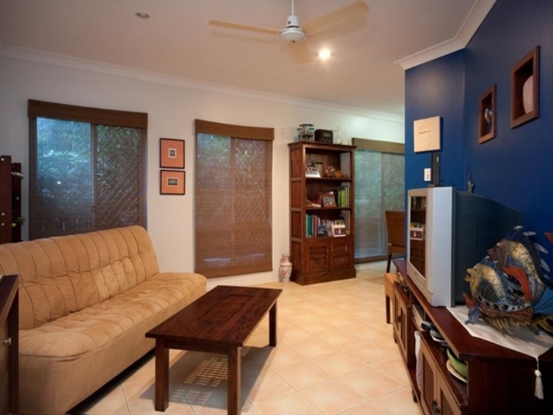 1 Fairley Street, Redlynch QLD 4870