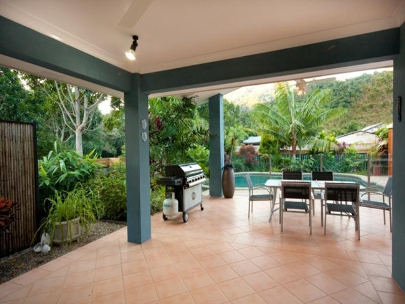 1 Fairley Street, Redlynch QLD 4870