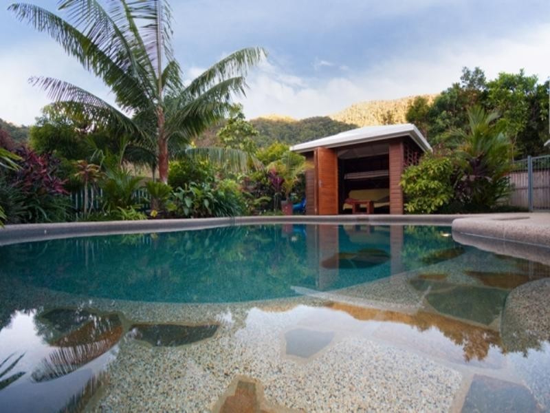 1 Fairley Street, Redlynch QLD 4870