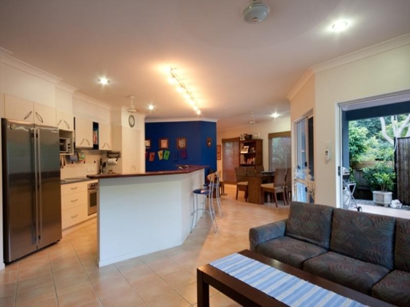 1 Fairley Street, Redlynch QLD 4870