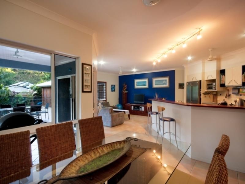 1 Fairley Street, Redlynch QLD 4870