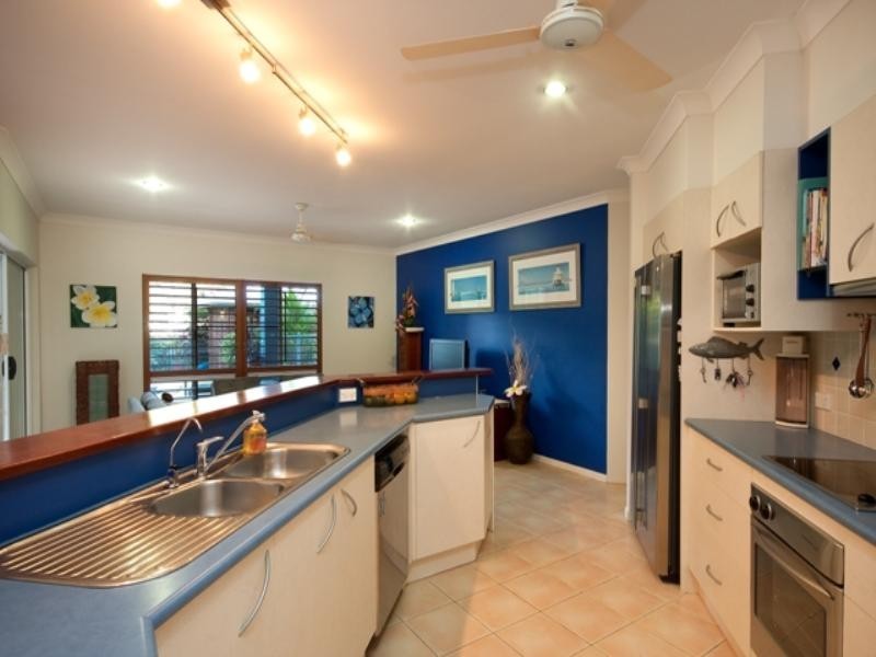 1 Fairley Street, Redlynch QLD 4870