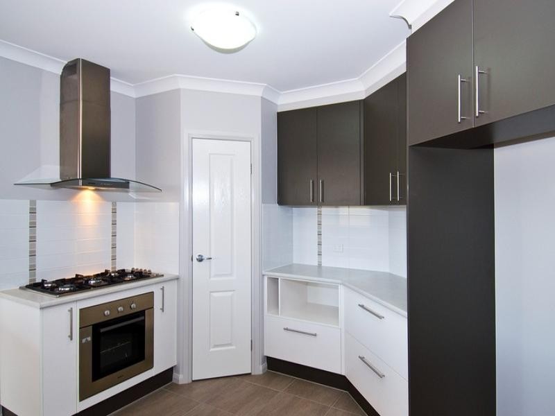 7 Raffles Road, Redlynch QLD 4870