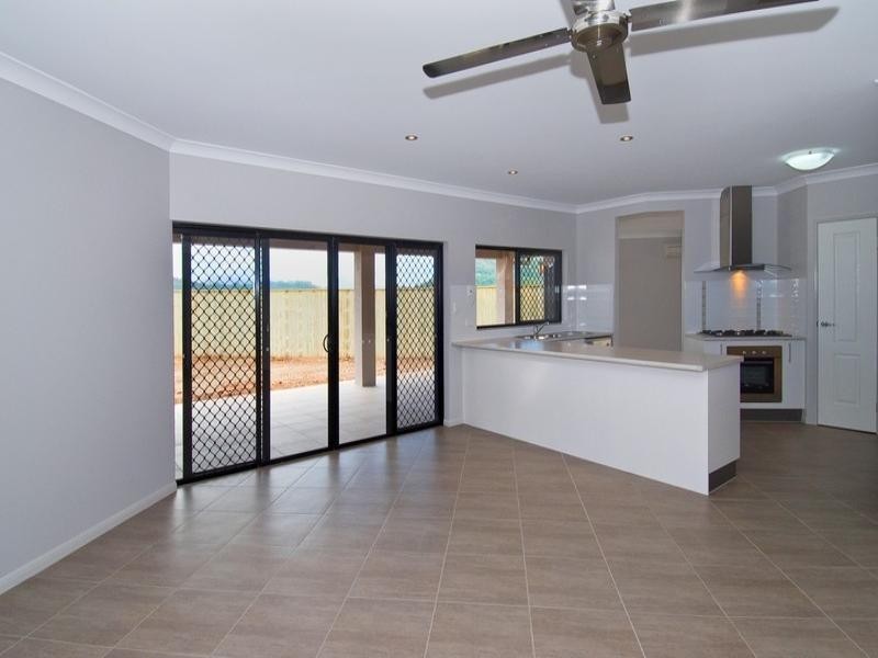 7 Raffles Road, Redlynch QLD 4870