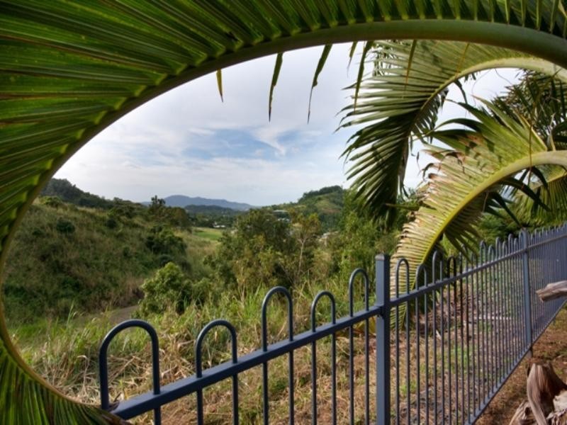 14 Hanah Close, Mount Sheridan QLD 4868