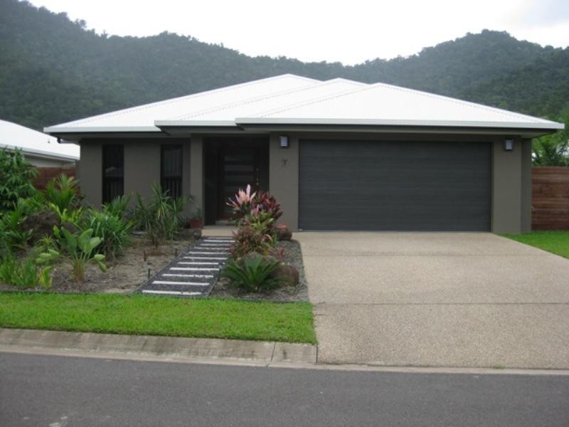7 Scaglioni Street, Redlynch QLD 4870