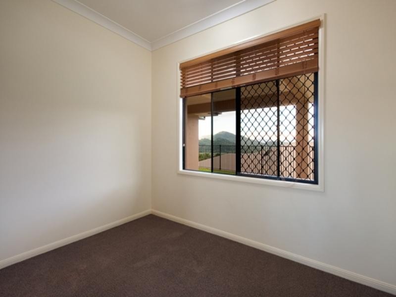 5 Buckinghamia Close, Redlynch QLD 4870