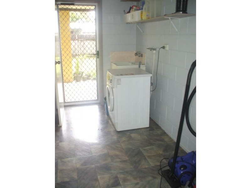 13 Windsor Close, Brinsmead QLD 4870