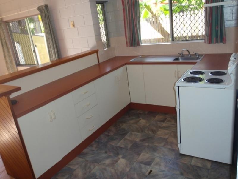 13 Windsor Close, Brinsmead QLD 4870