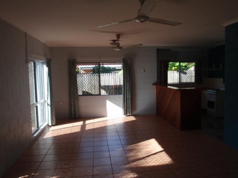 13 Windsor Close, Brinsmead QLD 4870