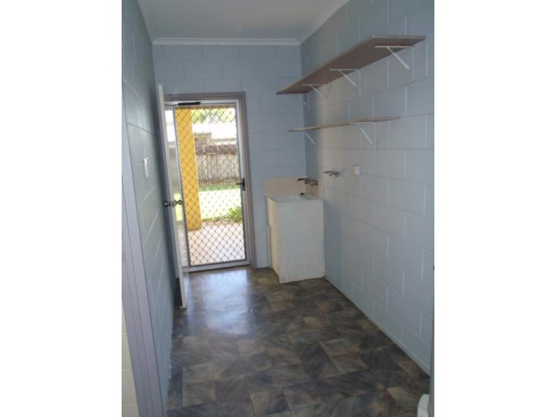 13 Windsor Close, Brinsmead QLD 4870