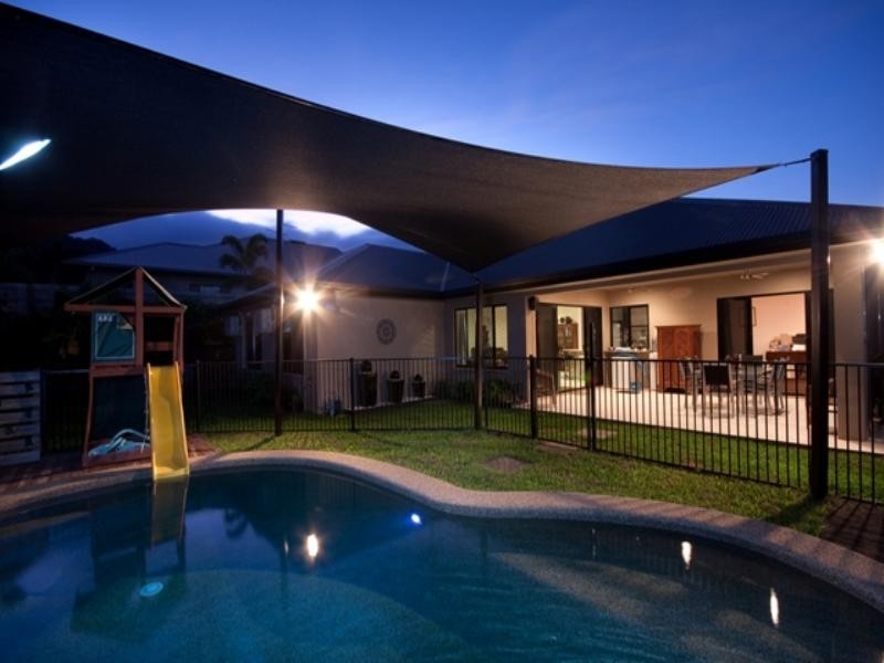 34 Regent Avenue, Redlynch QLD 4870