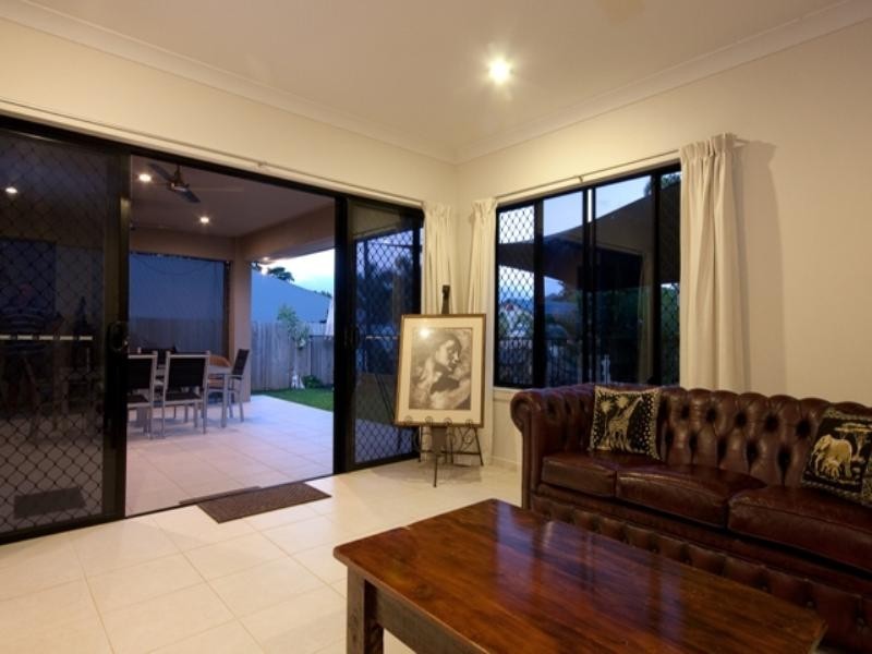 34 Regent Avenue, Redlynch QLD 4870