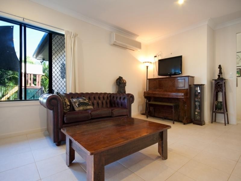 34 Regent Avenue, Redlynch QLD 4870