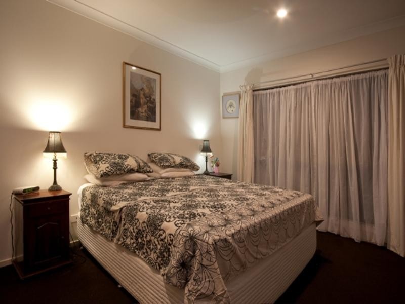 34 Regent Avenue, Redlynch QLD 4870