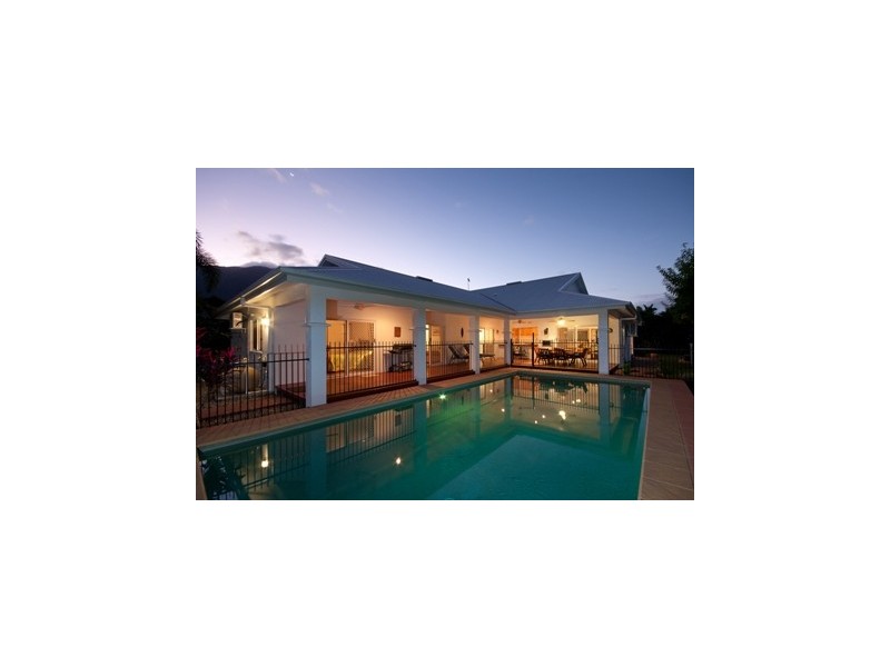 10 Crystal Close, Redlynch QLD 4870