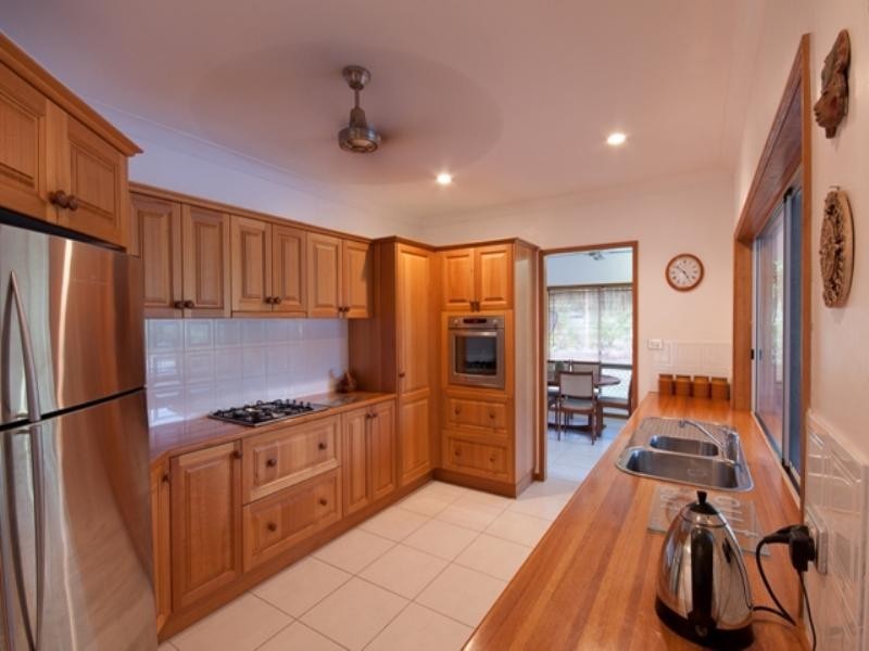 10 Crystal Close, Redlynch QLD 4870