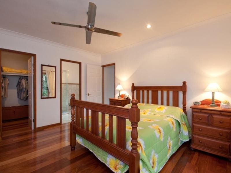 10 Crystal Close, Redlynch QLD 4870