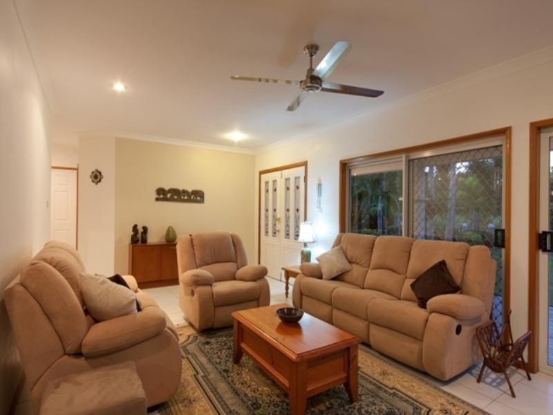 10 Crystal Close, Redlynch QLD 4870