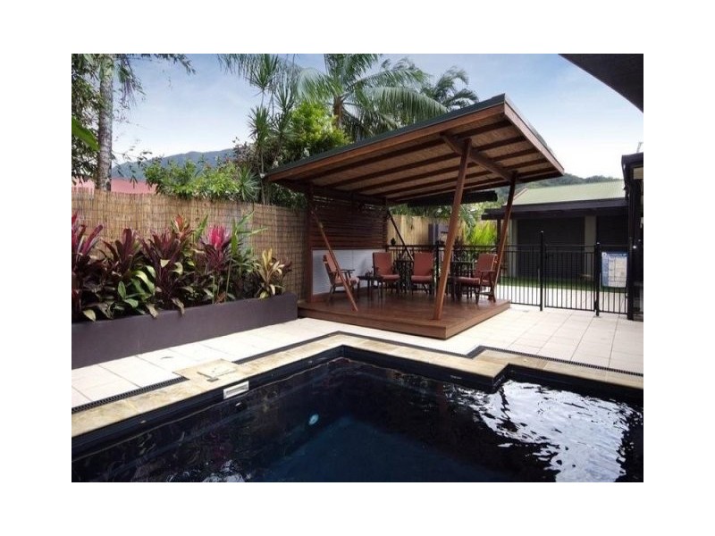 4 Raphis Close, Kamerunga QLD 4870