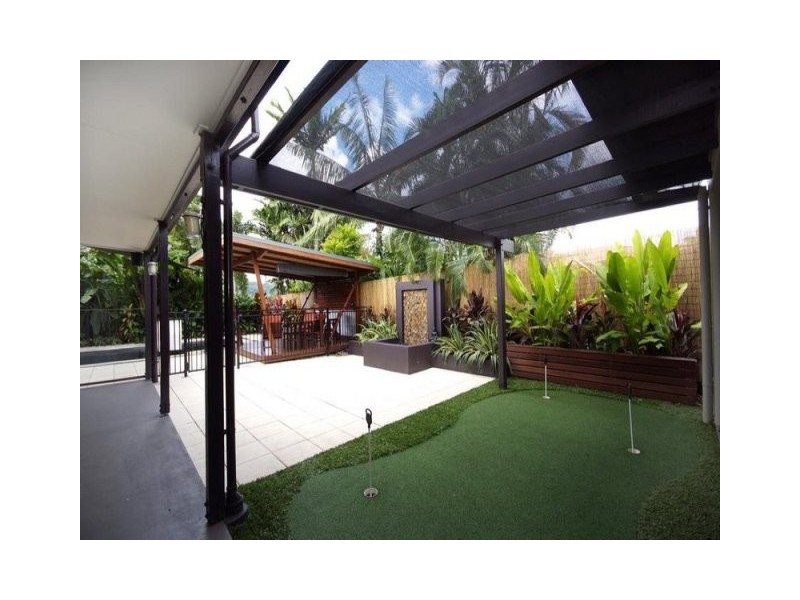 4 Raphis Close, Kamerunga QLD 4870