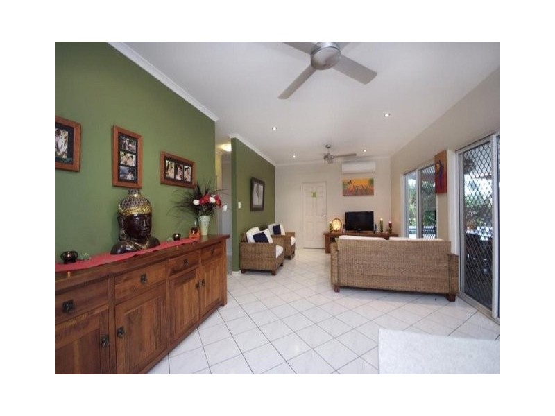 4 Raphis Close, Kamerunga QLD 4870