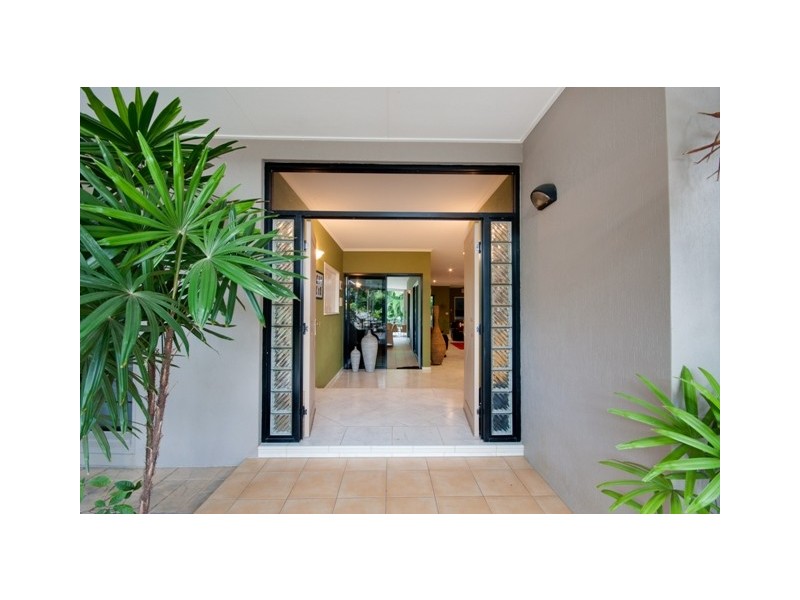 11 Crystal Close, Redlynch QLD 4870