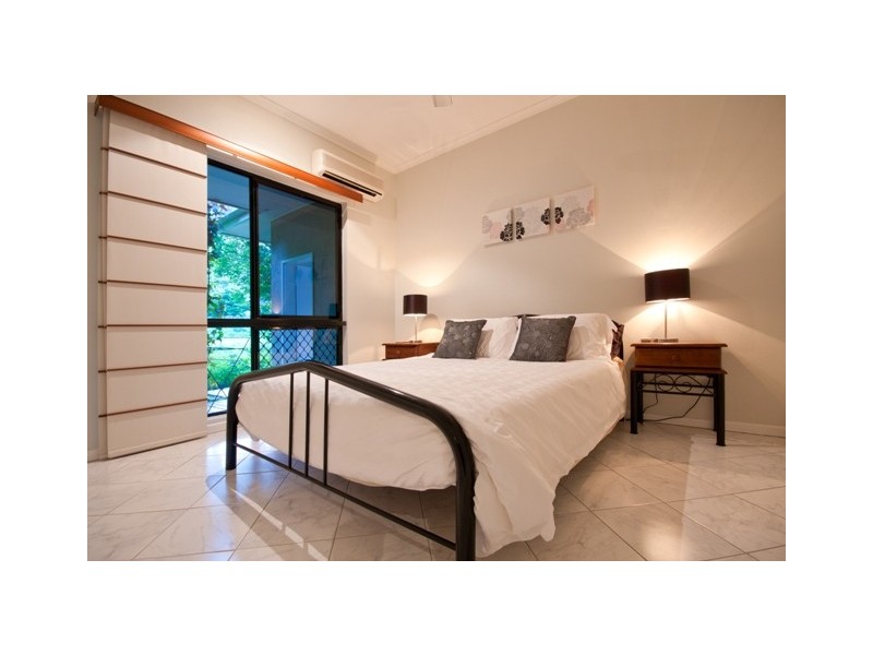 11 Crystal Close, Redlynch QLD 4870