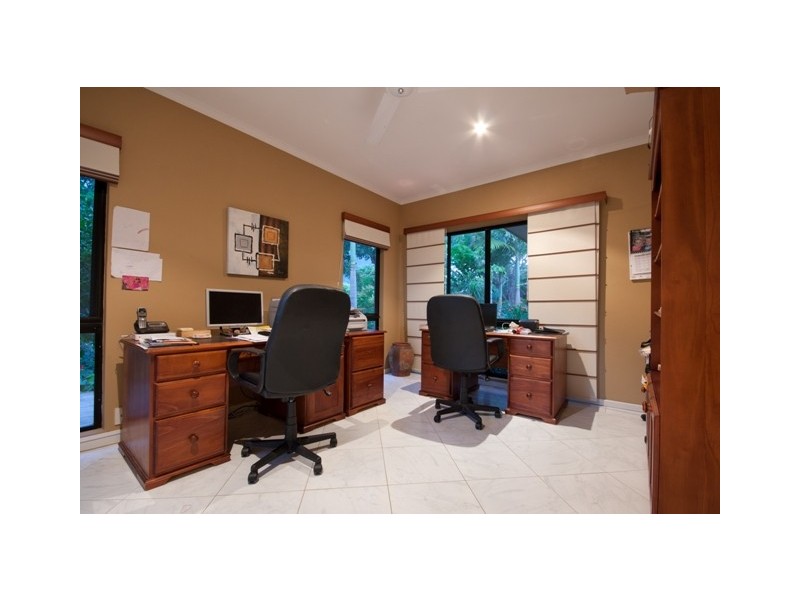 11 Crystal Close, Redlynch QLD 4870