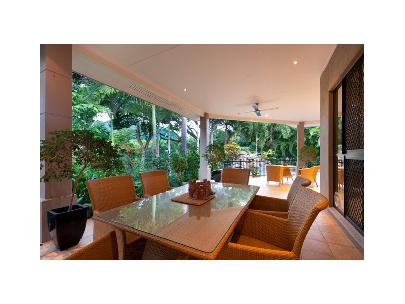 11 Crystal Close, Redlynch QLD 4870