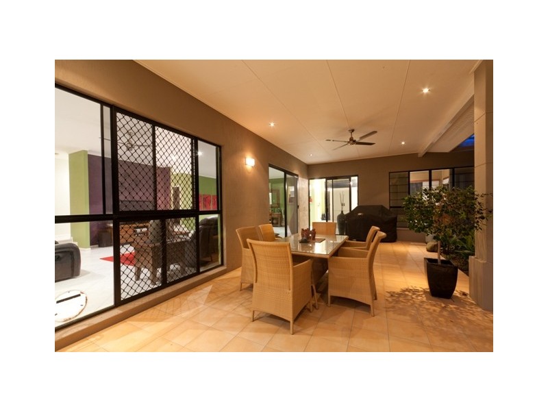 11 Crystal Close, Redlynch QLD 4870