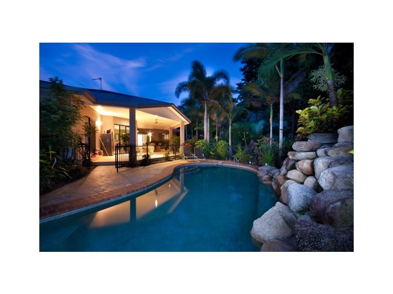 11 Crystal Close, Redlynch QLD 4870