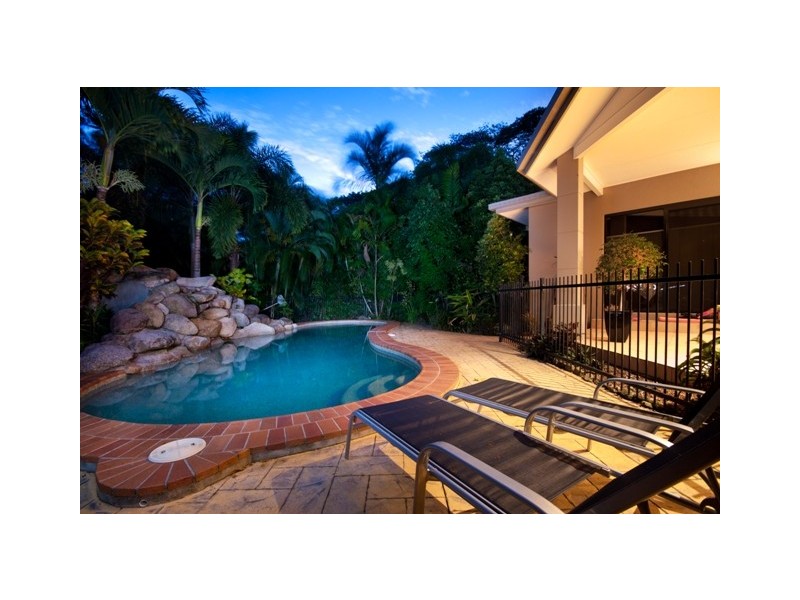 11 Crystal Close, Redlynch QLD 4870