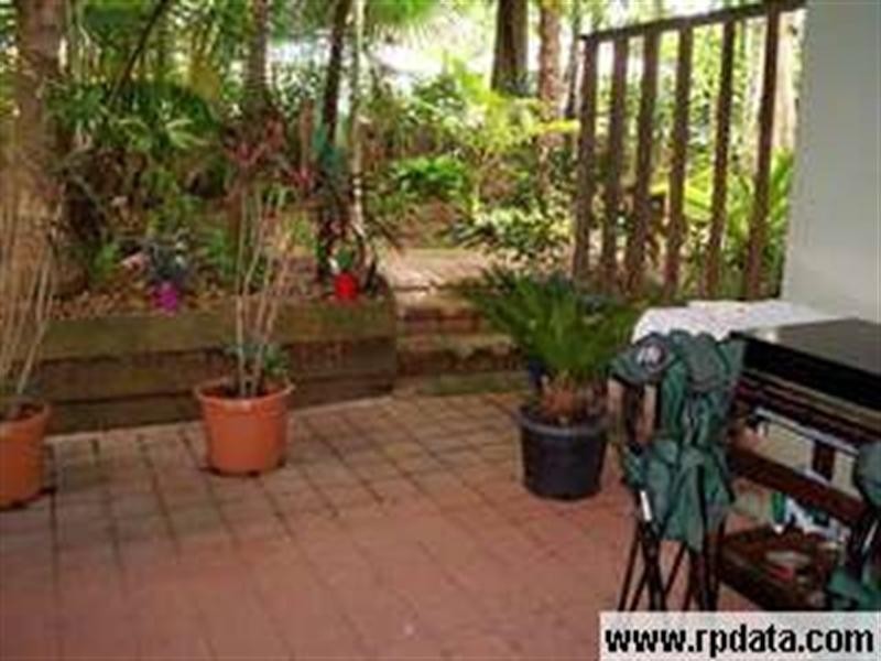 4/13 Le Grande, Freshwater QLD 4870