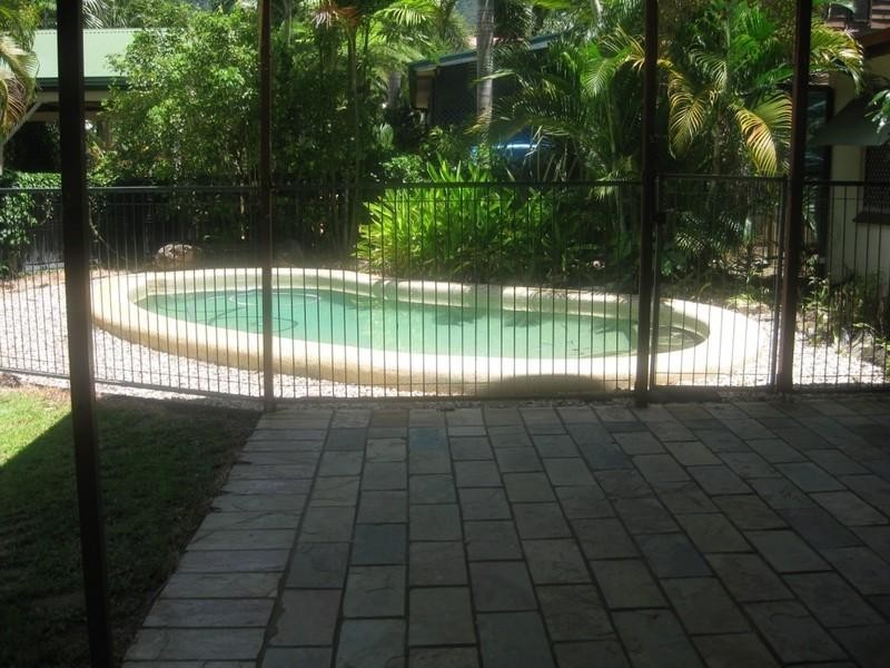 10 Macadamia, Redlynch QLD 4870